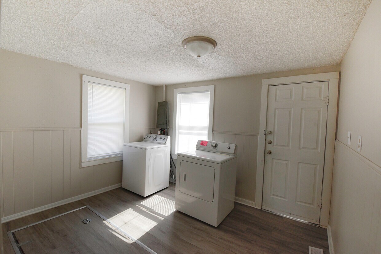 11615 Hackett St, Sugar Creek, MO 64054 House Rental in Sugar Creek, MO