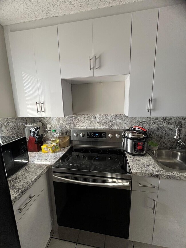 Foto del edificio - 2319 W 60th St