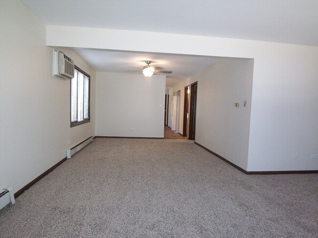 Foto del edificio - 4381 Woodland Ave