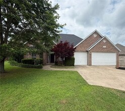 Building Photo - 1837 S Pumpkin Ridge Dr