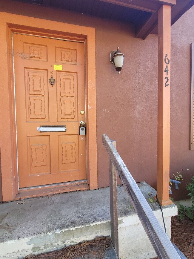 Foto del edificio - 3 br, 2 bath House - 642 West 75th Street