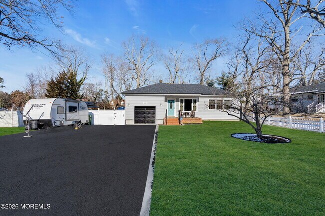 Building Photo - 242 Pennsylvania Ave