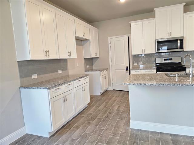 Foto del edificio - 3421 Lillian Ct
