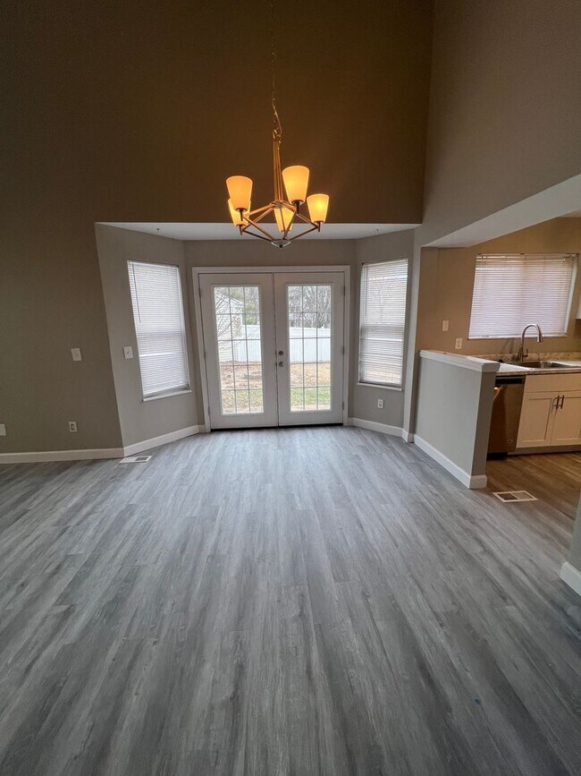 Foto del edificio - 716 Liberty Village Dr