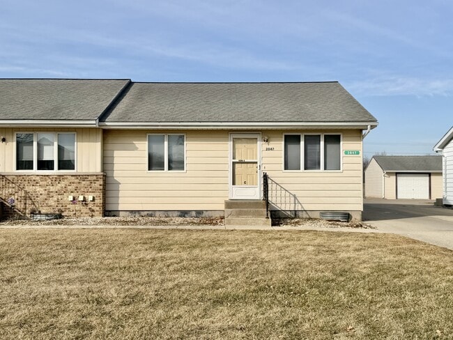 Building Photo - 2047 Colony Ct