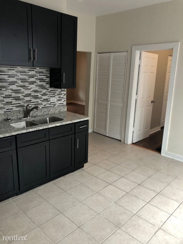 Building Photo - 6611 S Langley Ave