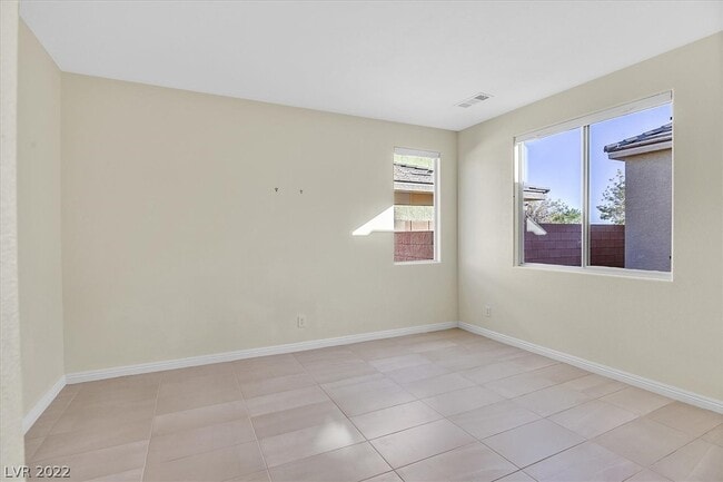 Building Photo - 10419 Bush Mountain Ave