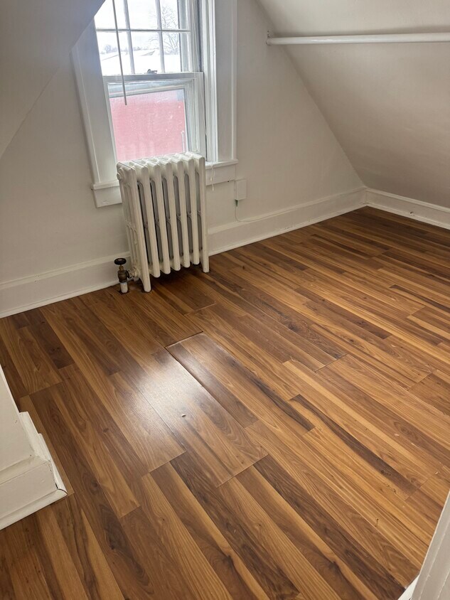 Photo - 334 Midland Ave (Saddle Brook, NJ)