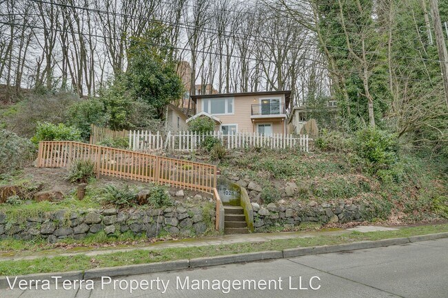 Foto del edificio - 3 br, 2 bath House - 1025 Sturgus Ave S