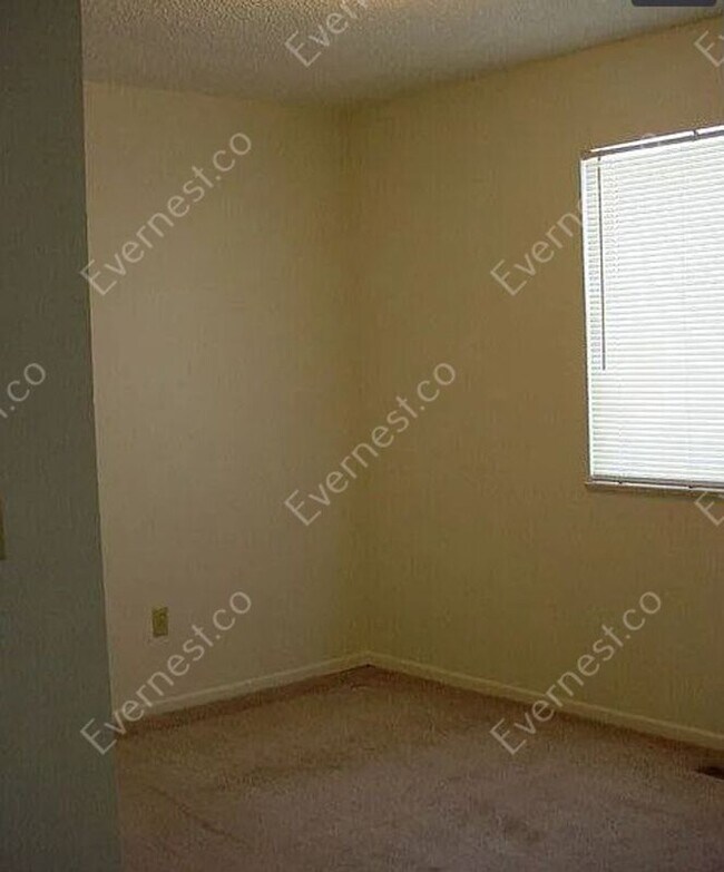 Foto del edificio - 2641 Montebello Dr W