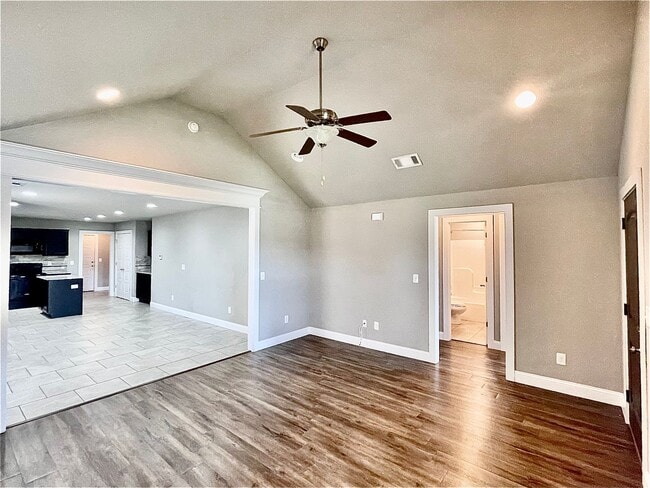 Foto del edificio - Modern 3-Bed, 2-Bath Home in Bentonville –...