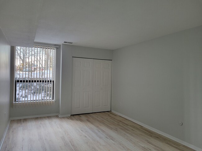 Building Photo - 12 Shrewsbury Green Dr