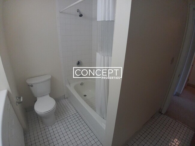 Foto del edificio - 146 N Beacon St