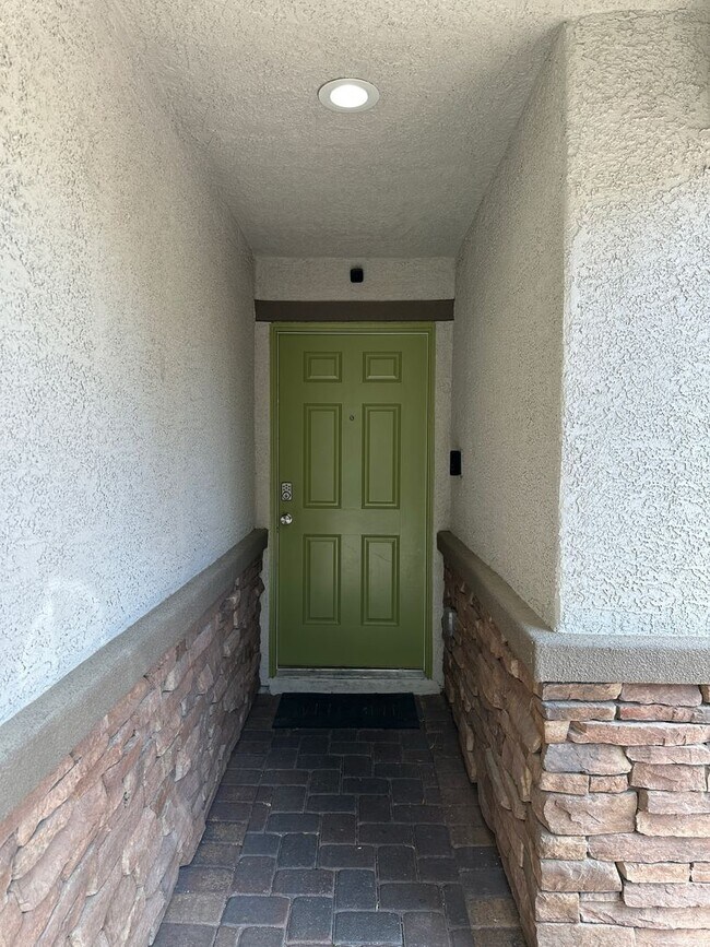 Foto del edificio - 7758 Meng Ct