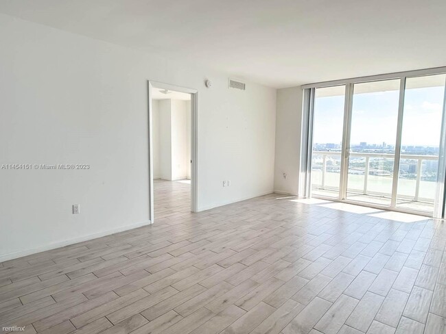 Foto del edificio - 2 br, 2 bath Condo - 50 Biscayne Blvd Apt ...