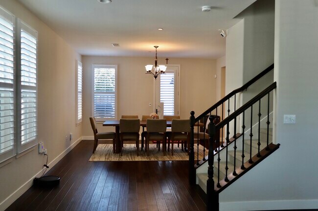 Foto del edificio - 3281 Crocker Dr