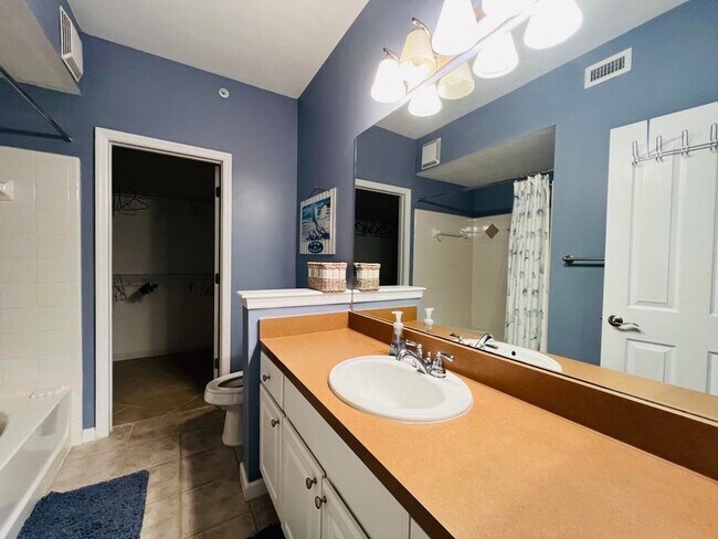 Foto del edificio - 2050 Alta Meadows Ln