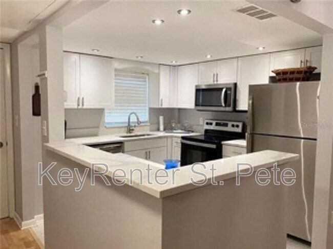 Foto del edificio - 4650 Cove Cir