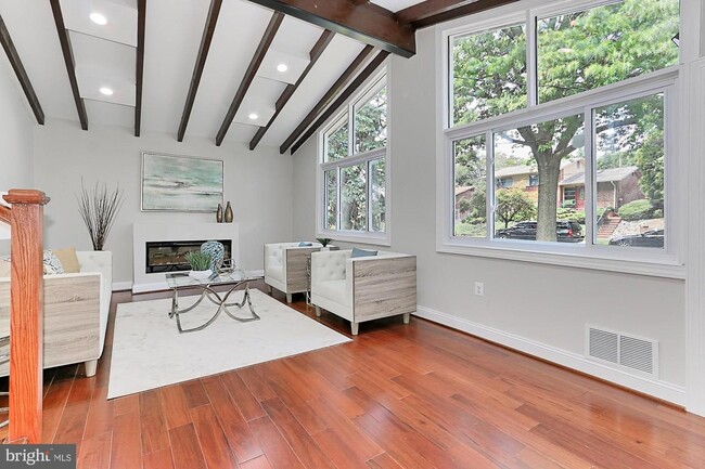 Main Living Room 4 - 7409 9th St NW
