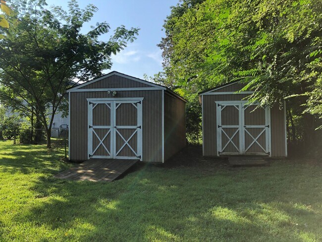 Foto del edificio - **CORNER LOT W PRIVACY WOODS**