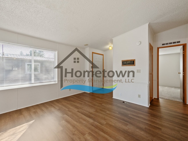 Foto del edificio - 2 Bedroom 1 Bathroom Home with Off-Street Parking Available in Athol!