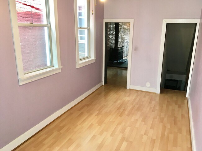 Foto del edificio - Must-see 2 Bedroom Townhome in Exciting Ca...