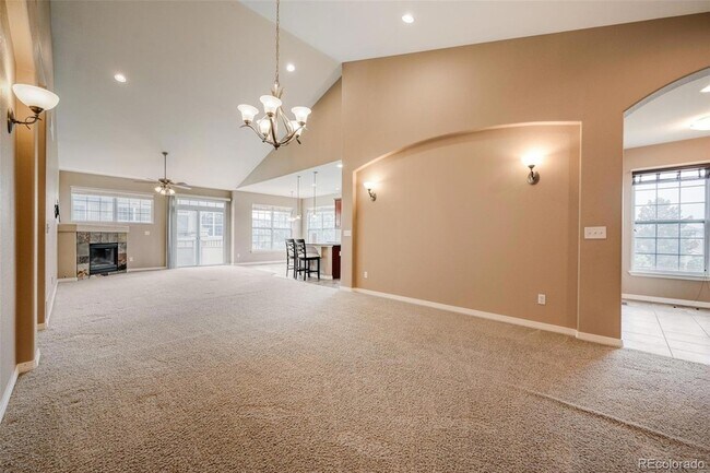 Foto del edificio - 6696 S Shawnee St