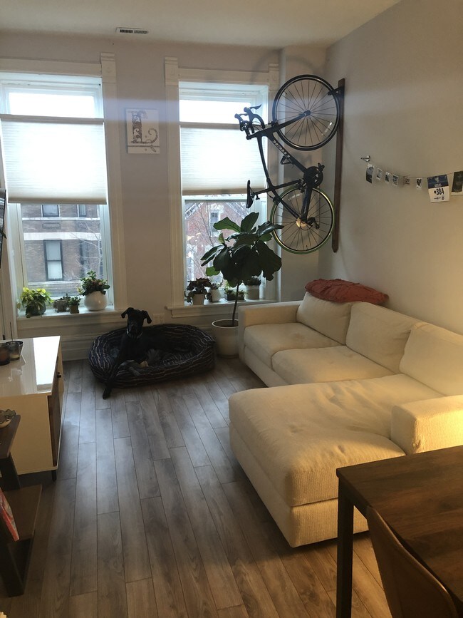 Foto del edificio - 950 N Wolcott Ave