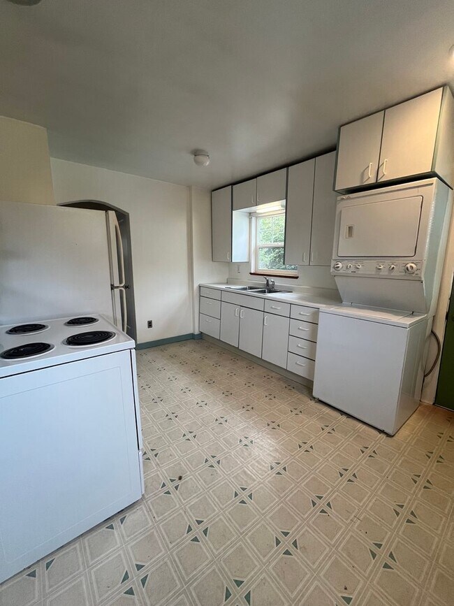 Foto del edificio - 2-Bedroom 1-bathroom house