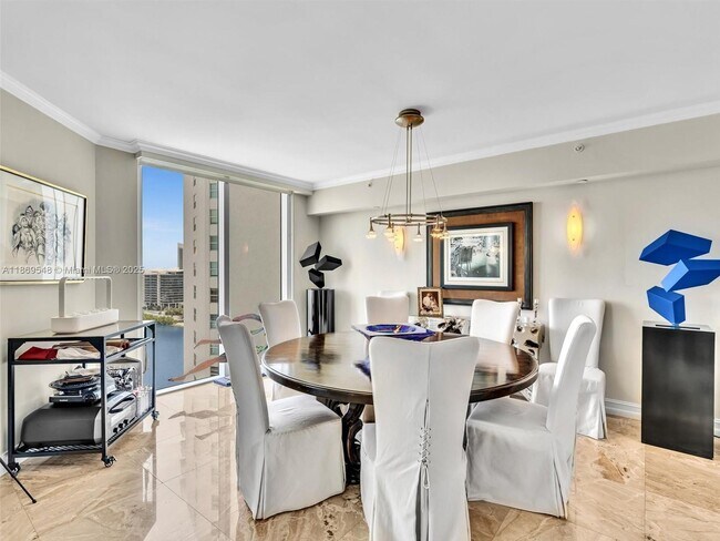 Foto del edificio - 3301 NE 183rd St