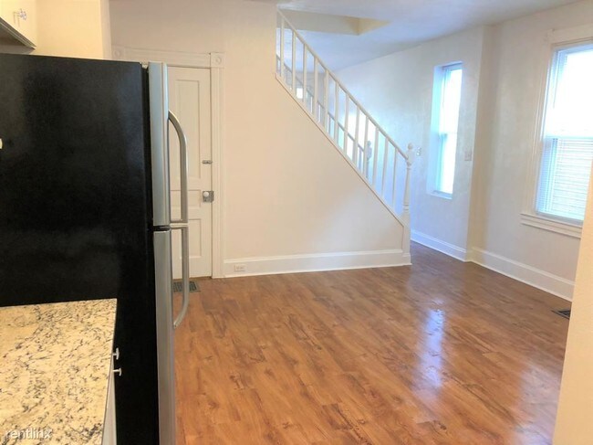 Building Photo - 2 br, 1 bath Apartment - 309 Belonda St