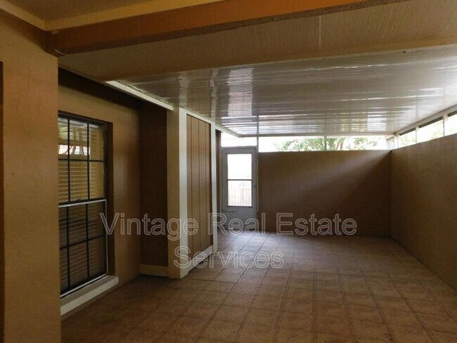 Foto del edificio - 4913 Rockledge Cir