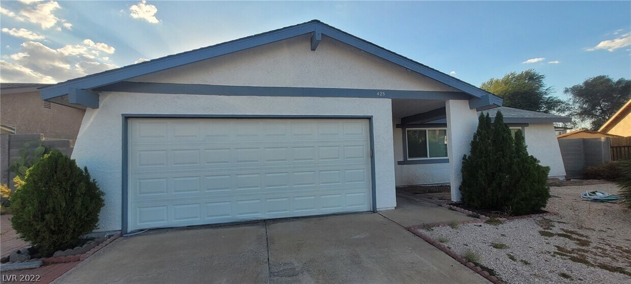 425 Sunburst Dr, Henderson, NV 89002 House for Rent in Henderson, NV