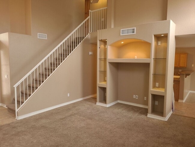 Building Photo - Tempe home