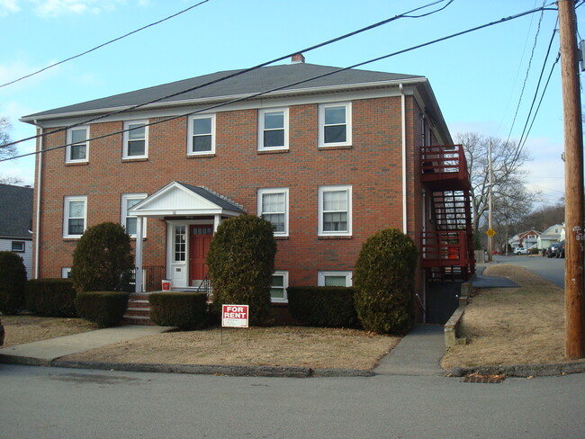 Building Photo - 10 Woodbury Ave