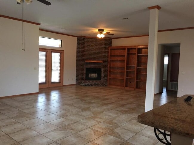 Foto del edificio - 4101 Drawbridge Ln