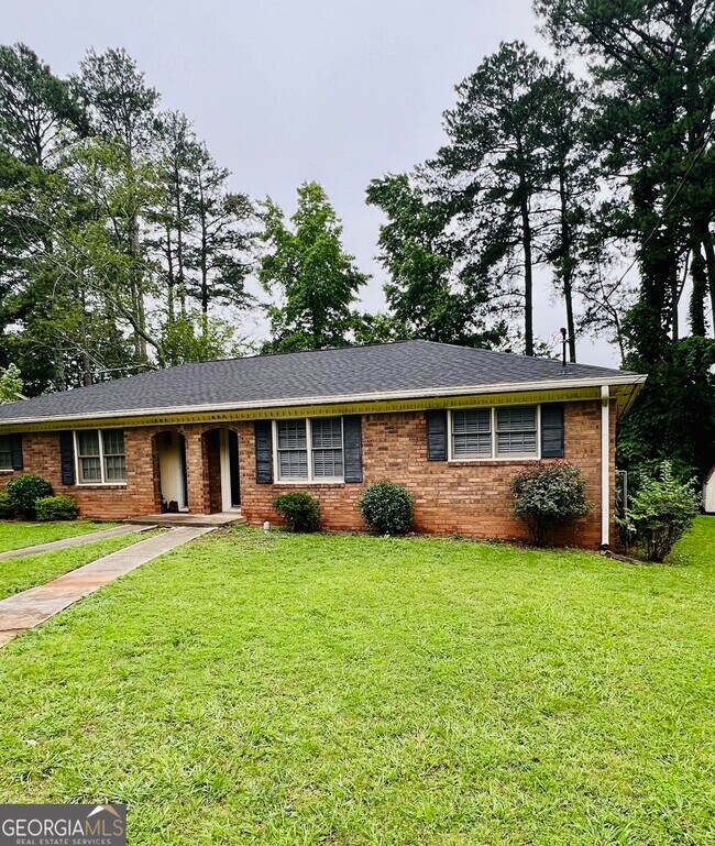 Foto del edificio - 497 Charleston Ln