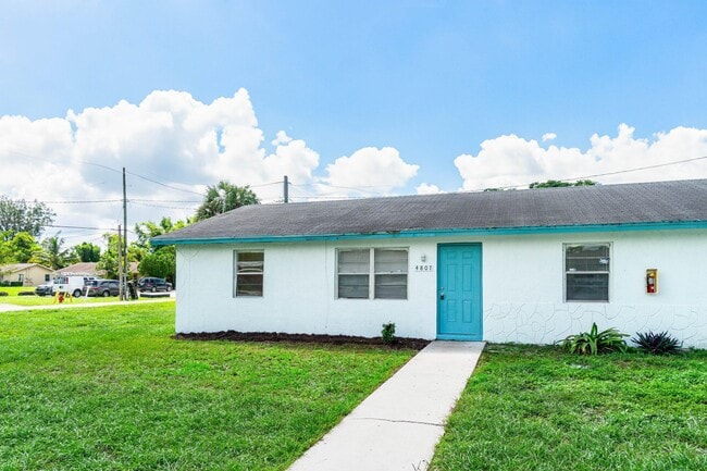 Foto del edificio - 4807 Gulfstream Rd