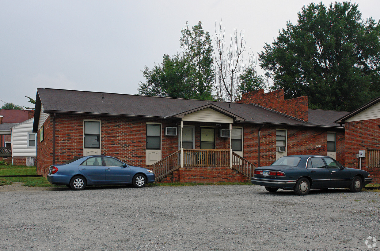 Building Photo - East Green Apts
