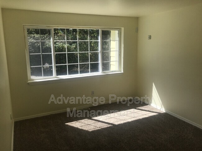 Foto del edificio - 615 SE Atwood Ave