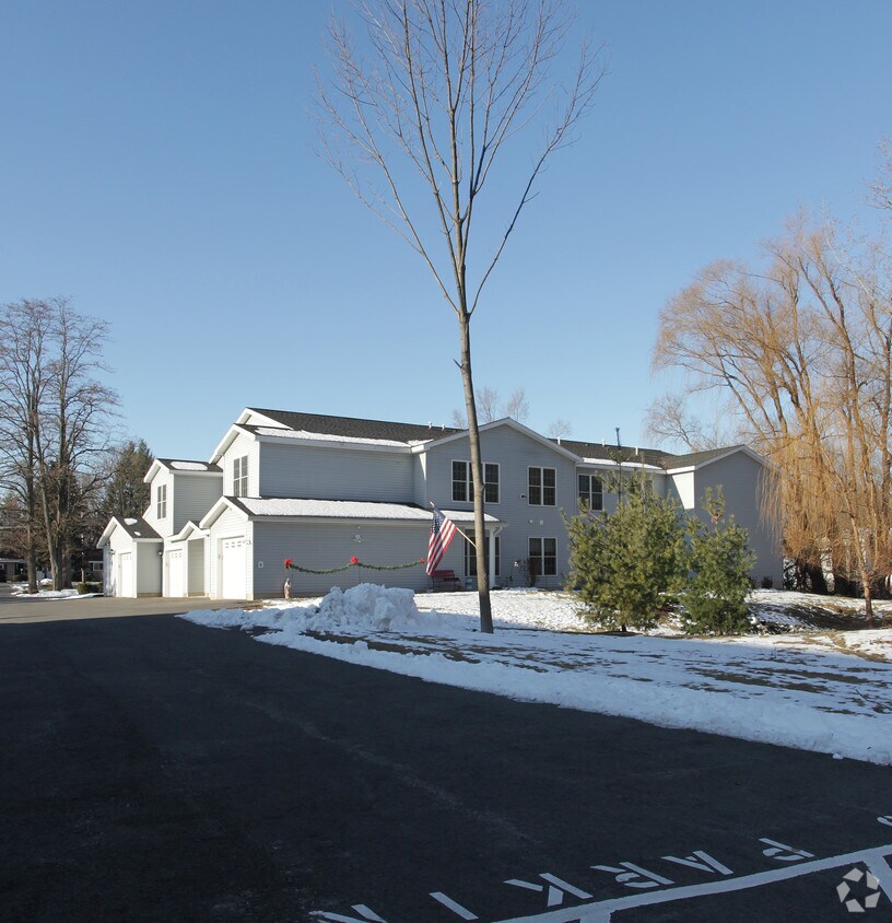 Foto del edificio - 575-579 Sand Creek Rd