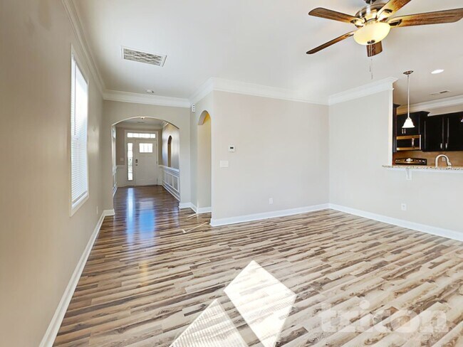 Foto del edificio - 447 Knothole Ln