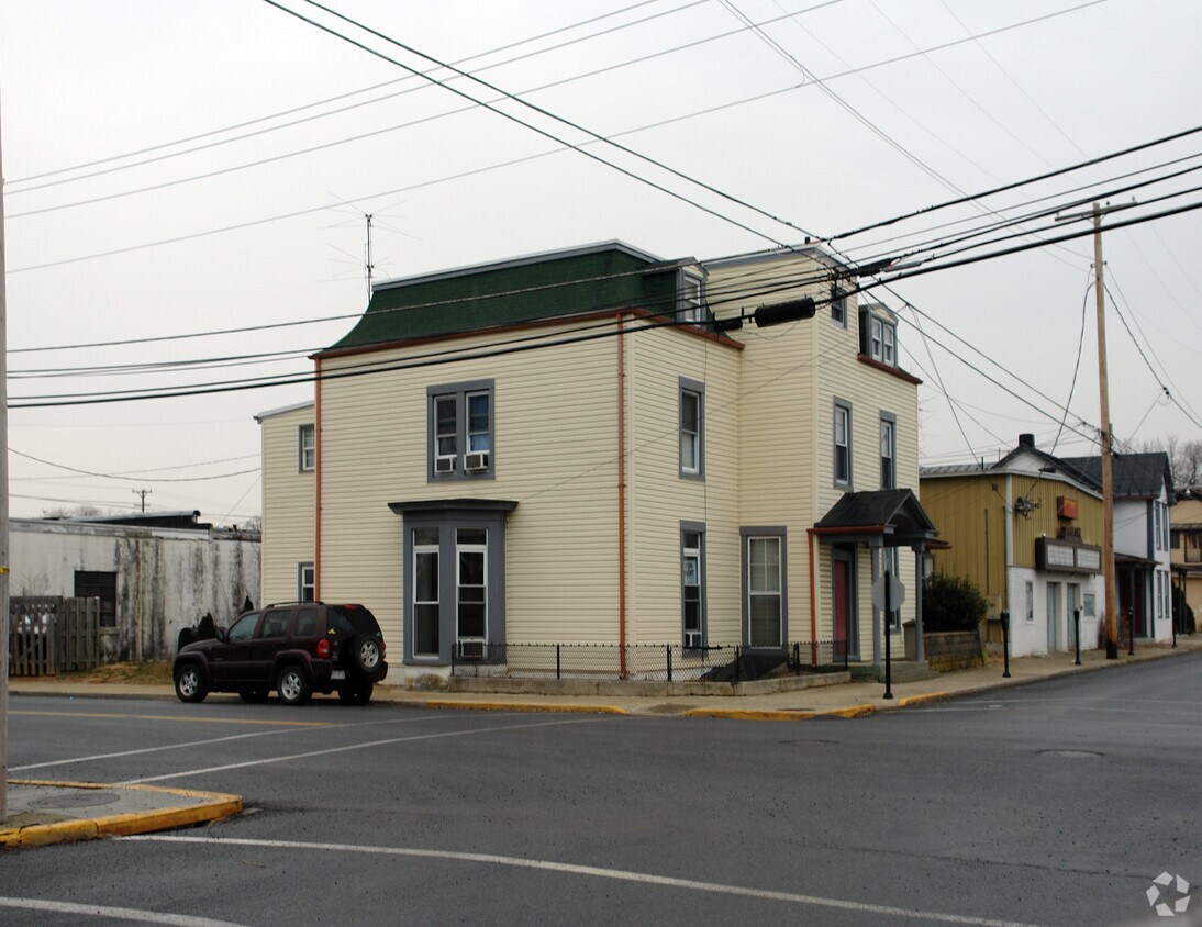 Building Photo - 116 S Lawrence St