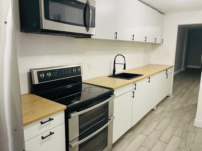 Foto del edificio - 3660 NE 166th St