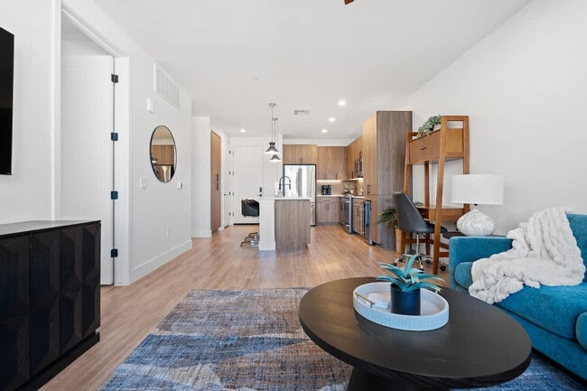 Foto del edificio - 15825 N 71st St