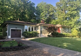 Building Photo - 3125 Lockwood Dr