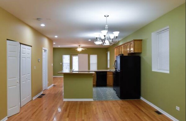 kitchen - 1934 N Saint Louis Ave
