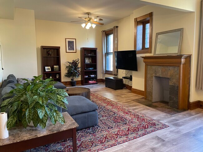 Foto del edificio - 2354 N Cleveland Ave