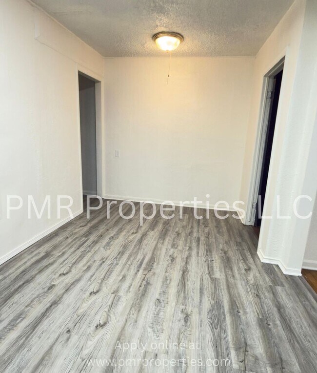 Foto del edificio - 4 Bedrooms / 2 Bathrooms House