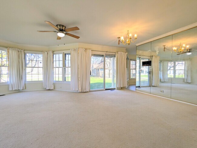 Foto del edificio - 309 Willow Pkwy